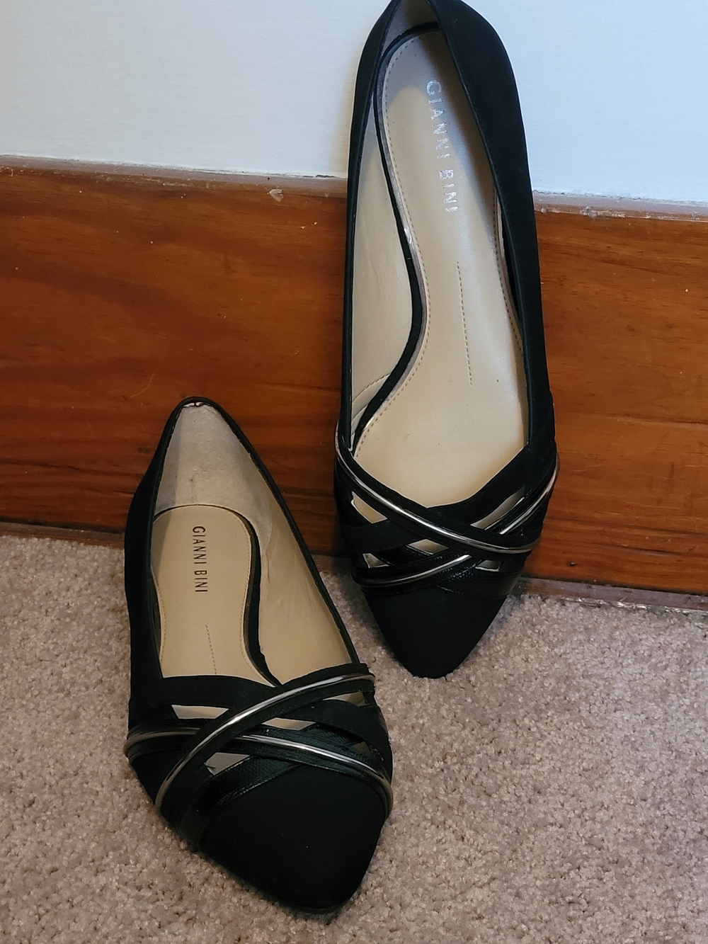 Gianni Bini Lynn Black Leather Pointed Toe Ballet Flats Womens Size 8 Brand New